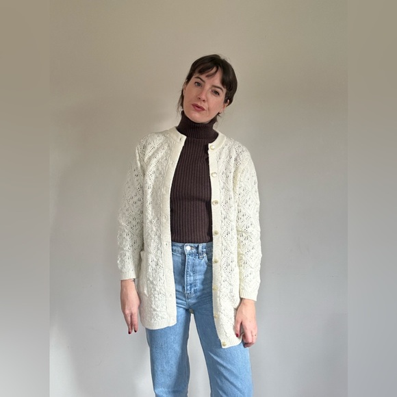 Vintage 1960s Sidney Gould cardigan sweater with iridescent buttons. Size medium - Picture 7 of 11